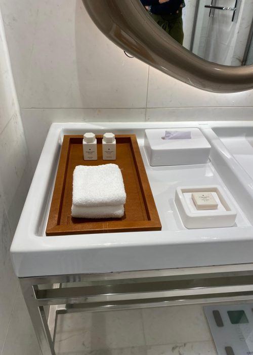 Bandeja de banheiro em couro